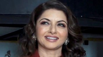 Ravishing in red, Bhagyashree!