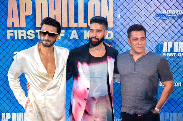 Salman Khan stops midway to hug Ranveer Singh at AP Dhillon's docu-series premiere in Mumbai, see photos and videos