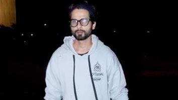 Shahid Kapoor poses for a selfie with fans as he gets clicked