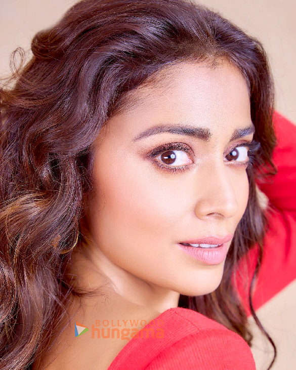 Shriya Saran Photos, Images, HD Wallpapers, Shriya Saran HD Images