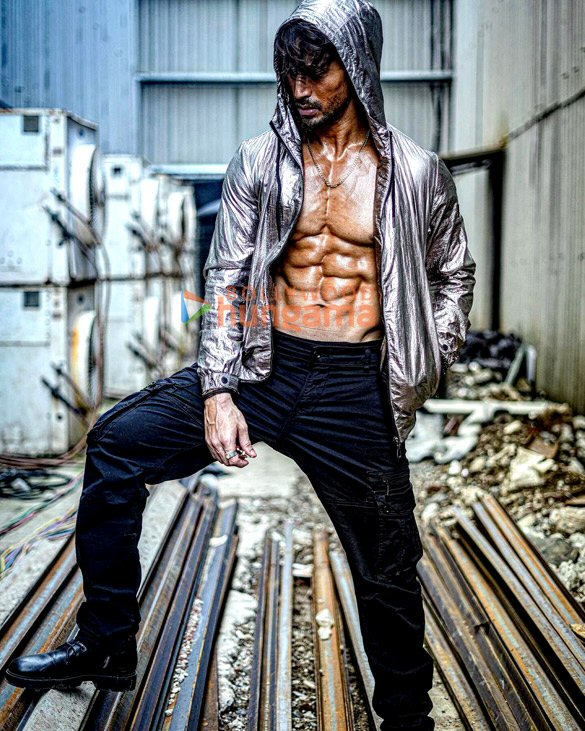 tiger shroff 4 33