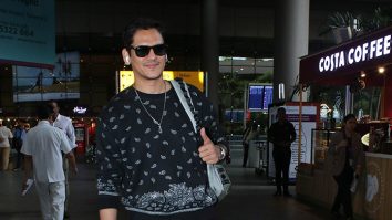 Vijay Varma’s fun banter at the airport with paps as he gets clicked