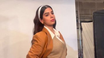 What would you rate Khushi Kapoor’s old school outfit