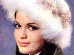 Zeenat Aman shares throwback picture and recalls an admirer’s gift; says, “I popped it open and in it lay…”