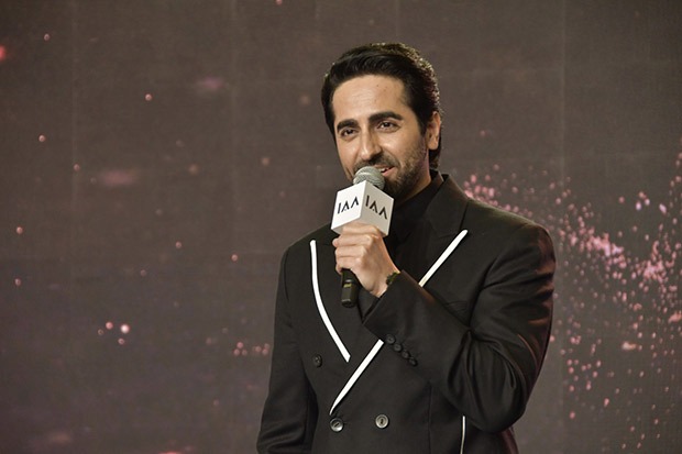 Ayushmann Khurrana and Prasoon Joshi recite their poems at the IndAA Awards Ayushmann Khurrana and Prasoon Joshi recite their poems at the IndAA Awards