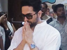 Ayushmann Khurrana gets clicked at T-series office for Ganpati puja