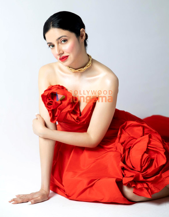 divya khosla kumar 4 9
