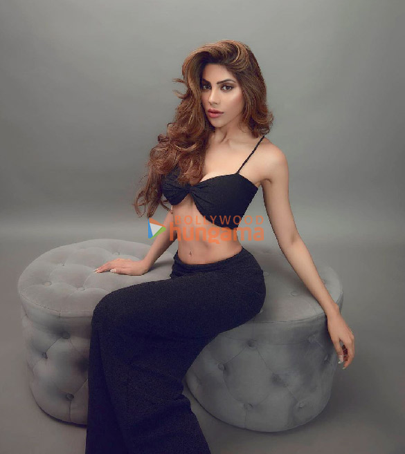 nikki tamboli 8