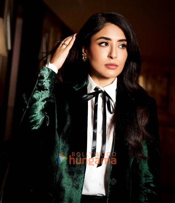 kritika kamra 5 8