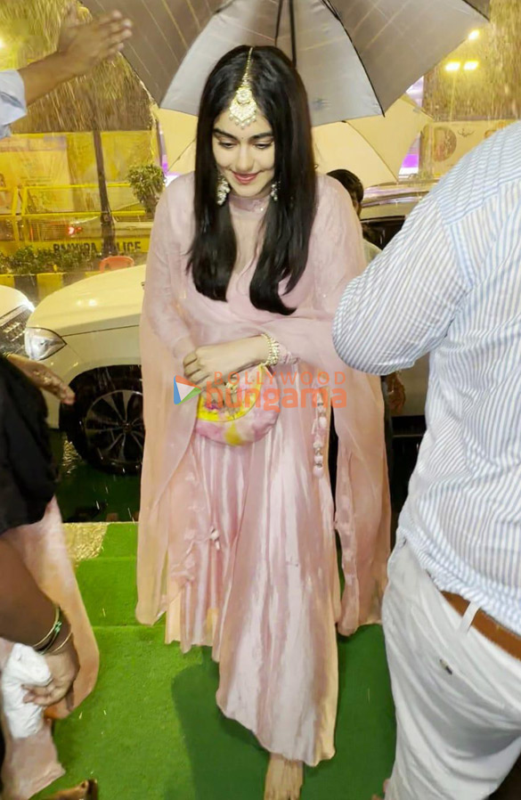 photos aamir khan adah sharma and others snapped at ashish shelars ganpati 6