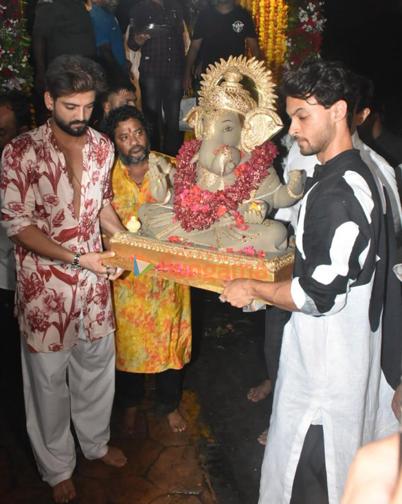 Photos: Aayush Sharma, Arpita Khan and others snapped during Ganpati visarjan Photos: Aayush Sharma, Arpita Khan and others snapped during Ganpati visarjan