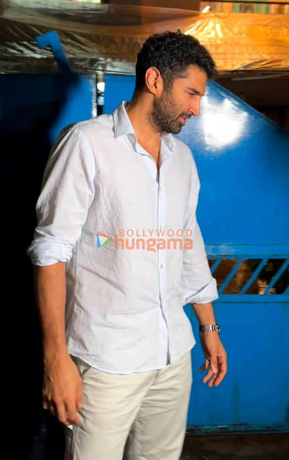 photos aditya roy kapur and ananya panday snapped in andheri 4