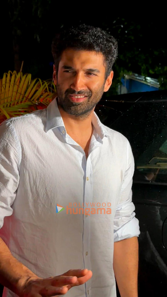 Photos: Aditya Roy Kapur and Ananya Panday snapped in Andheri Photos: Aditya Roy Kapur and Ananya Panday snapped in Andheri