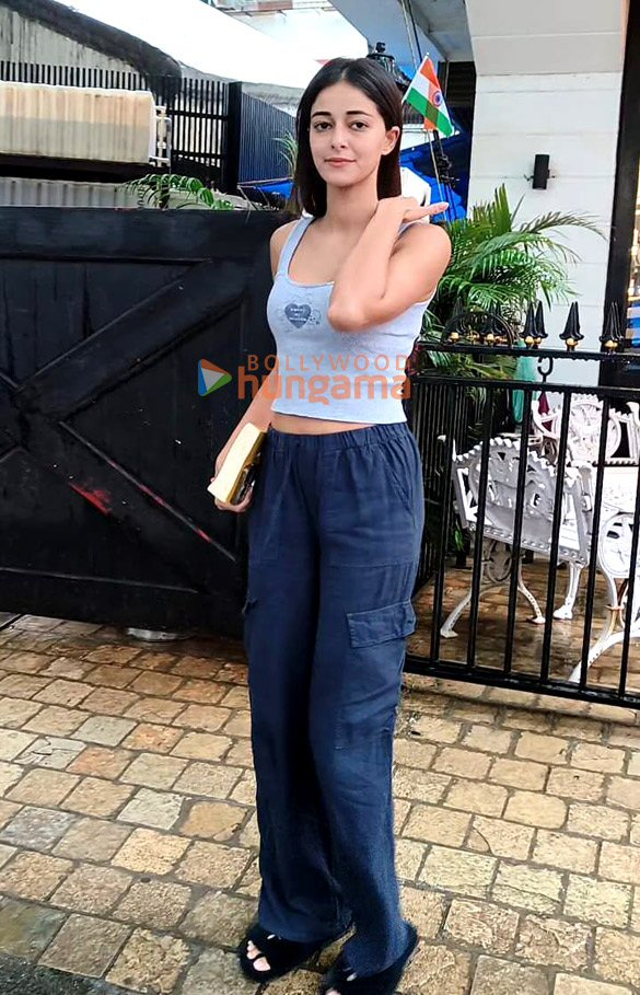 photos ananya panday spotted at a salon in bandra 1 3