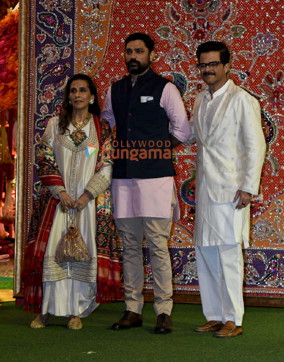 photos celebs arrive at ambanis house for ganpati darshan 7