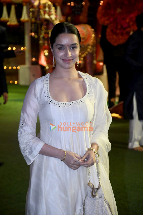 photos celebs arrive at ambanis house for ganpati darshan5 11