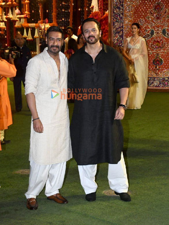 photos celebs arrive at ambanis house for ganpati darshan5 5