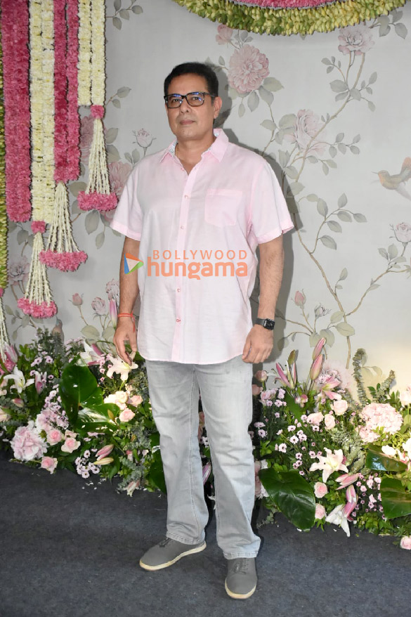 photos celebs arrive at arpita khans house for ganpati darshan 1 3