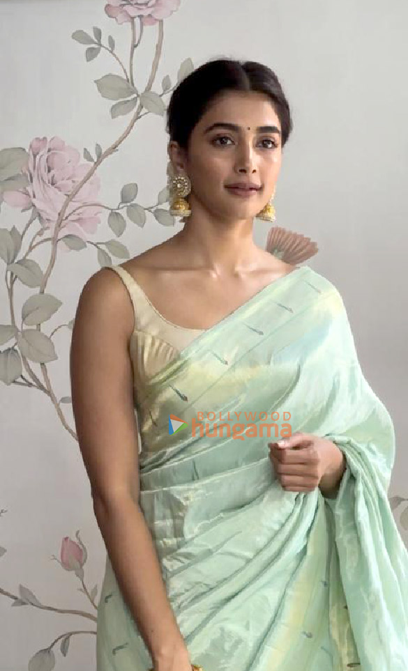 photos celebs arrive at arpita khans house for ganpati darshan 1