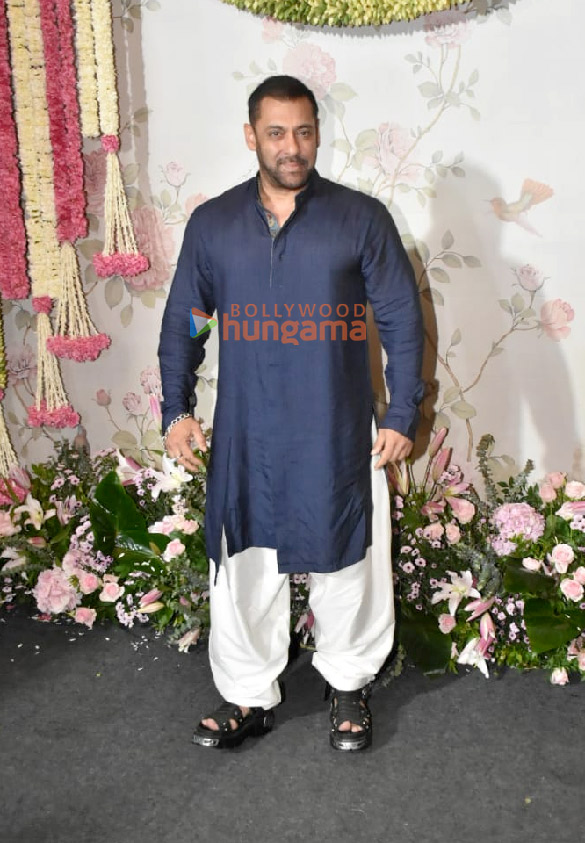 Photos: Celebs arrive at Arpita Khan’s house for Ganpati darshan