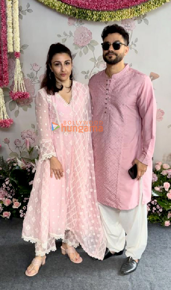 photos celebs arrive at arpita khans house for ganpati darshan 4