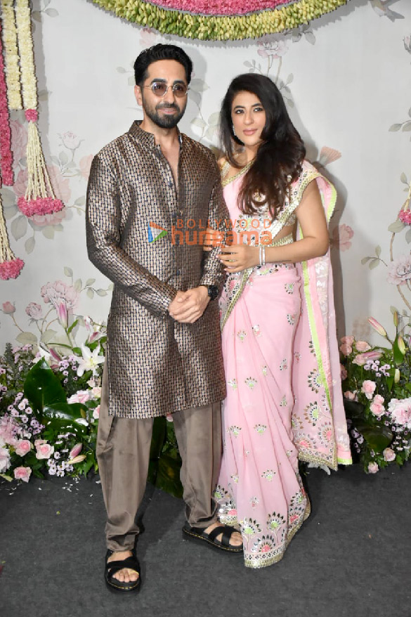 photos celebs arrive at arpita khans house for ganpati darshan7 7