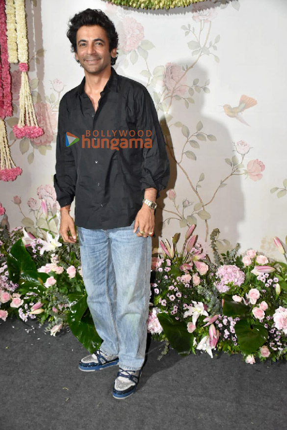 photos celebs arrive at arpita khans house for ganpati darshan7 9