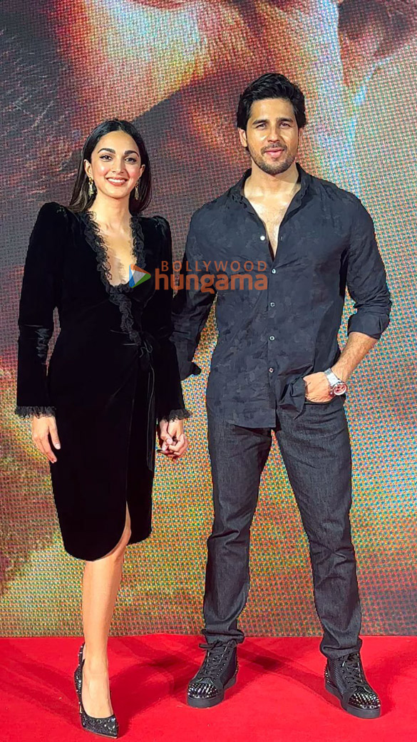 photos celebs grace the success bash of gadar 26 13
