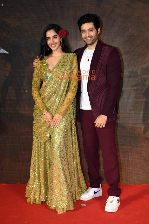 photos celebs grace the success bash of gadar 26 33