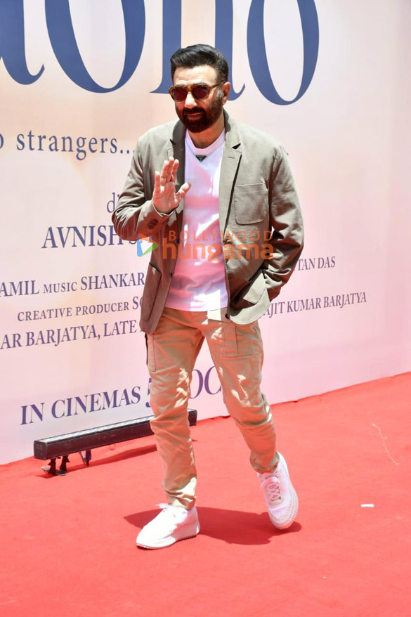 photos celebs snapped at dono trailer launch 9