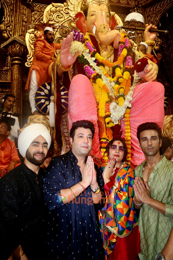 Photos: Fukrey 3 team visit Lalbaugcha Raja to seek Lord Ganesha’s blessings