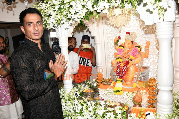 photos ganpati celebration at sonu soods residence 4 2