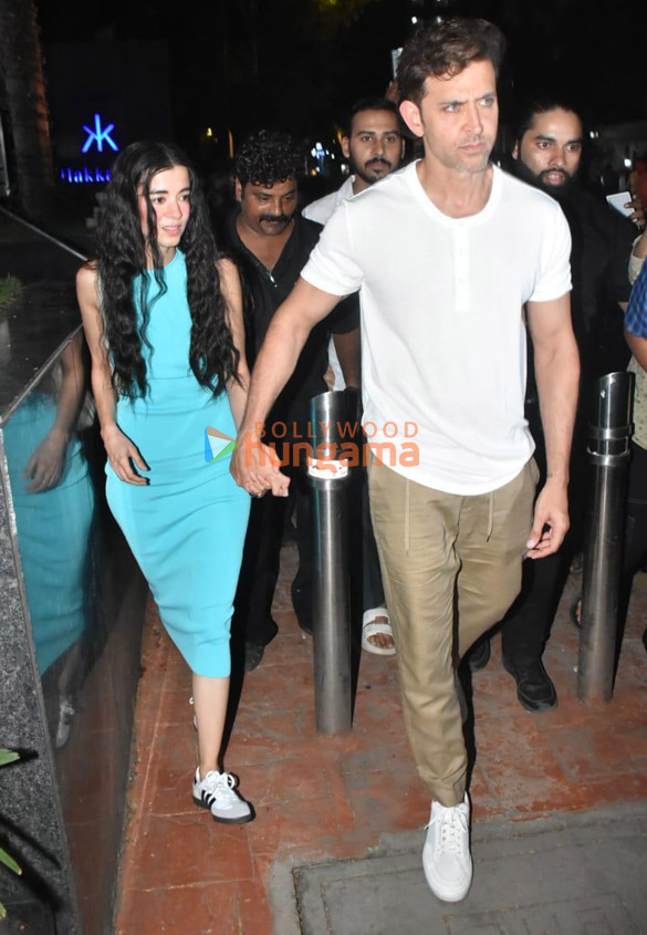 photos hrithik roshan and saba azad snapped at hakkasan in bandra 1