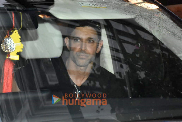 photos hrithik roshan snapped at siddharth anands office 2