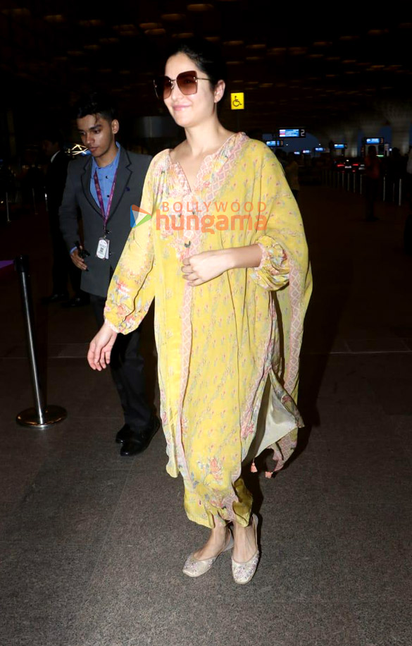 Photos: Katrina Kaif, Manushi Chhillar, Raashii Khanna and others snapped at the airport Photos: Katrina Kaif, Manushi Chhillar, Raashii Khanna and others snapped at the airport