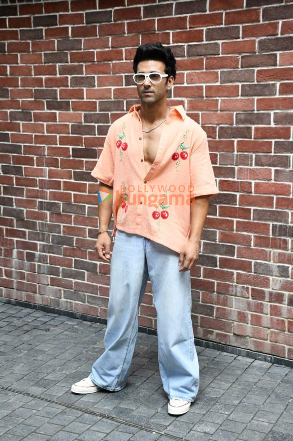 photos pulkit samrat richa chadha pankaj tripathi varun sharma and manjot singh snapped at excel entertainment office in bandra 1 6