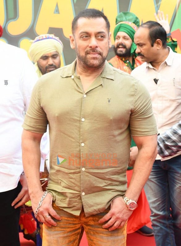 photos salman khan gippy grewal amardeep grewal and others attend the trailer launch of maujaan hi maujaan 6