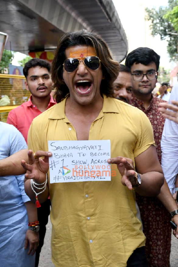 photos sanya malhotra pragya jaiswal and others snapped at lalbaugcha raja 1000 2