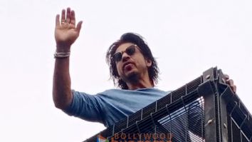 Photos: Shah Rukh Khan greets fans outside Mannat in Mumbai