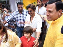 Photos: Shah Rukh Khan snapped at Lalbaugcha Raja