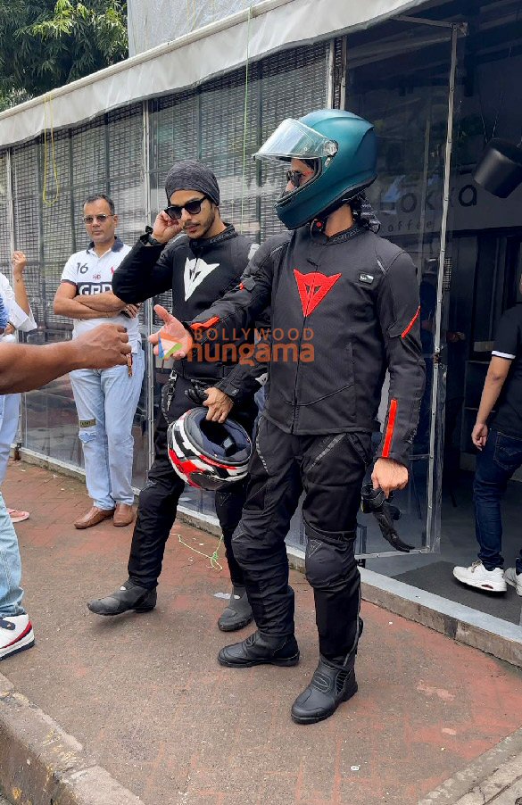 photos shahid kapoor and ishaan khatter snapped in bandra 3 2