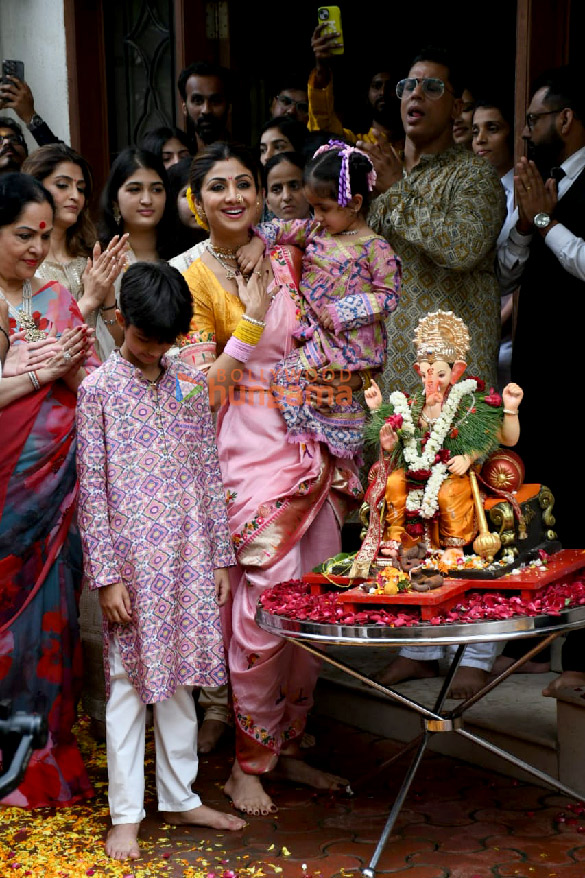 Photos: Shilpa Shetty, Raj Kundra and others celebrate Ganesh Chaturthi Photos: Shilpa Shetty, Raj Kundra and others celebrate Ganesh Chaturthi