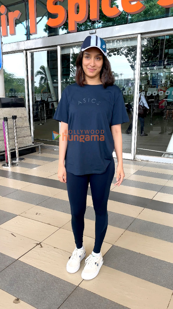 photos shraddha kapoor parineeti chopra ananya panday and others snapped at the airport 6