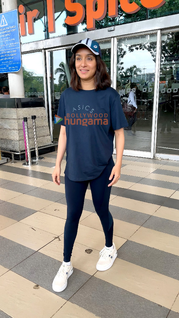 photos shraddha kapoor parineeti chopra ananya panday and others snapped at the airport 7