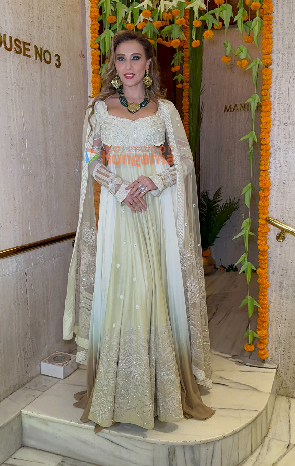 photos sidharth malhotra kiara advani kartik aaryan and others snapped at manish malhotras house in bandra 2