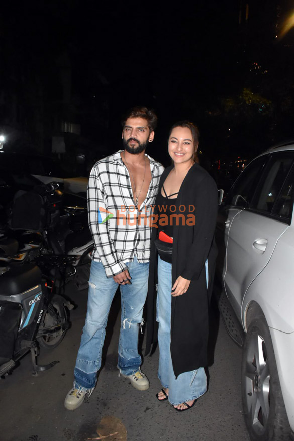 photos sonakshi sinha and zaheer iqbal snapped at mizu in bandra 2