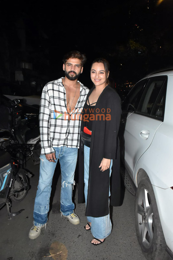 photos sonakshi sinha and zaheer iqbal snapped at mizu in bandra 6