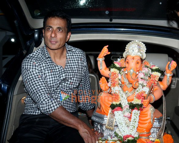 photos sonu sood snapped during ganesh visarjan 5