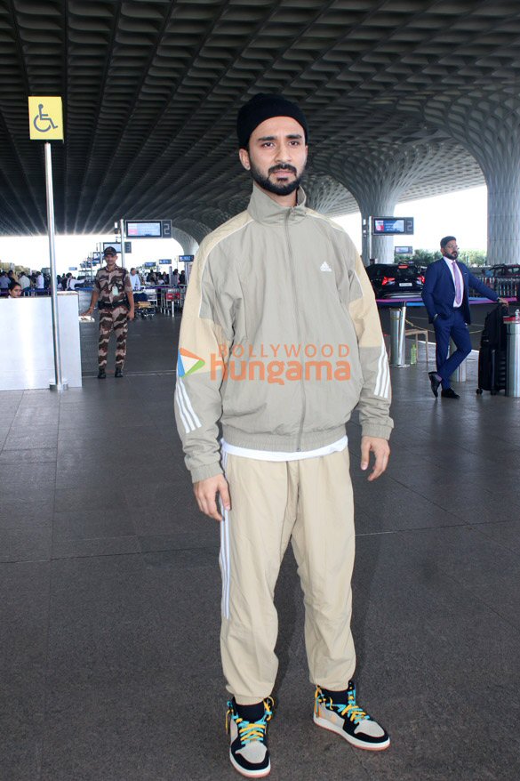 photos tamannaah bhatia rani mukerji and others snapped at the airport 3