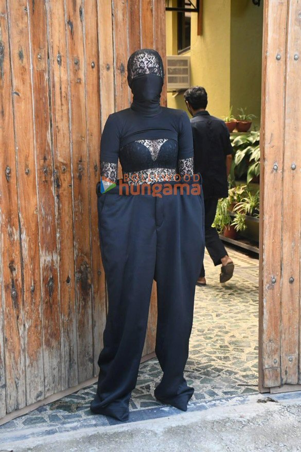 photos uorfi javed snapped outside sol productions pvt ltd office in khar 2